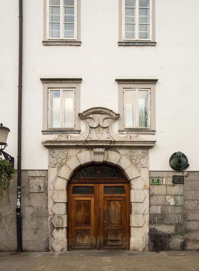 Apartment Breg - Old Town River Ljubljana Bagian luar foto