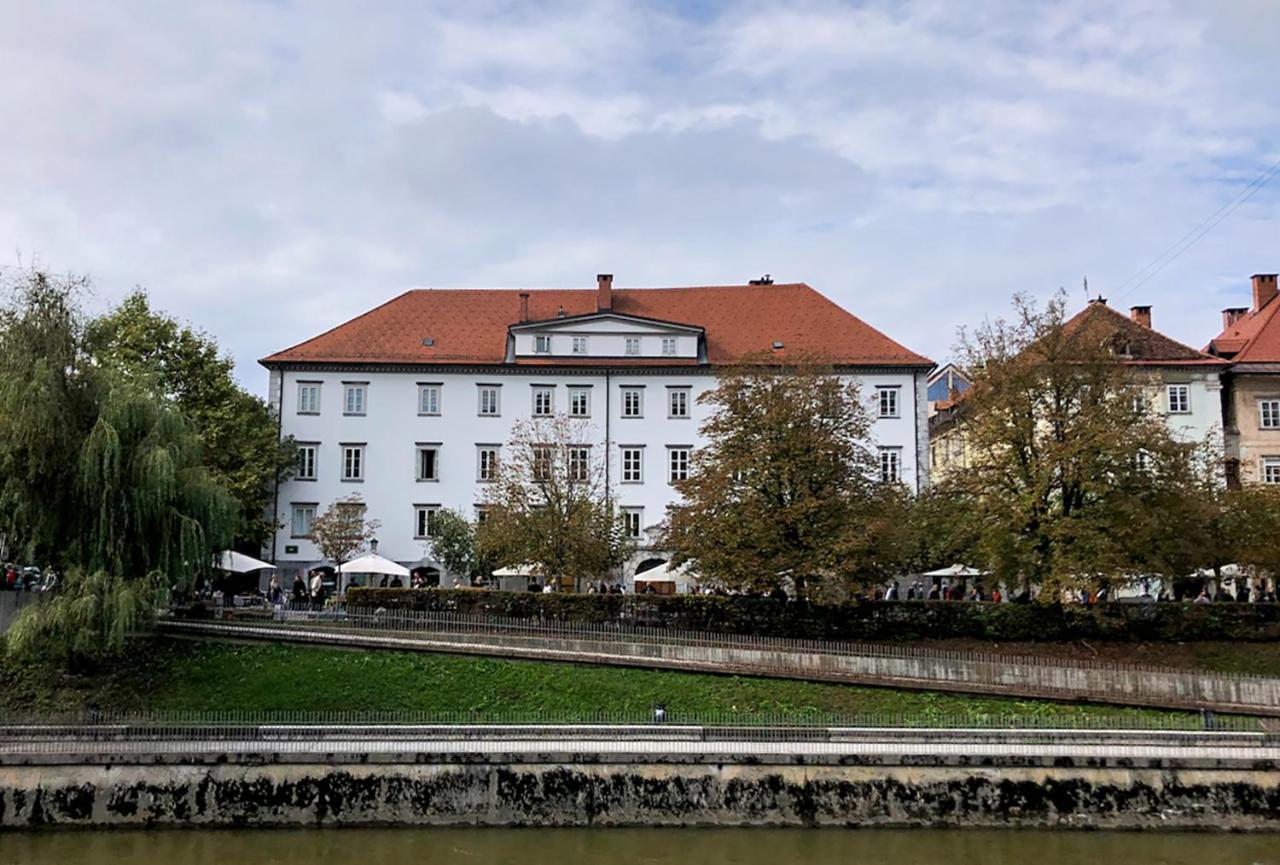 Apartment Breg - Old Town River Ljubljana Bagian luar foto